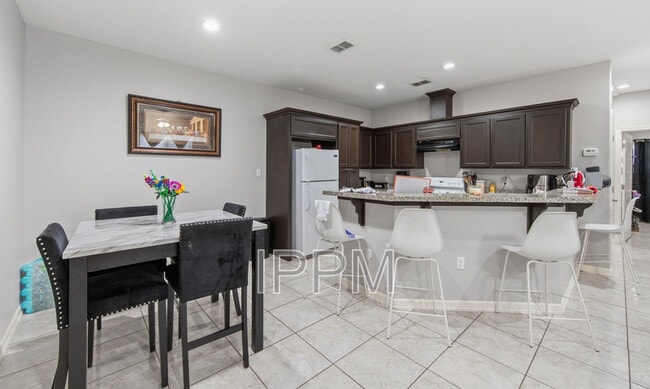 Building Photo - 24068 Westfield Dr