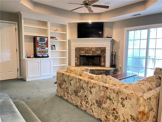 Building Photo - 3398 Banks Mountain Dr