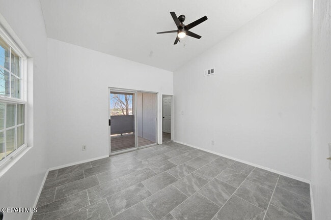 Building Photo - 821 Los Lagos Way