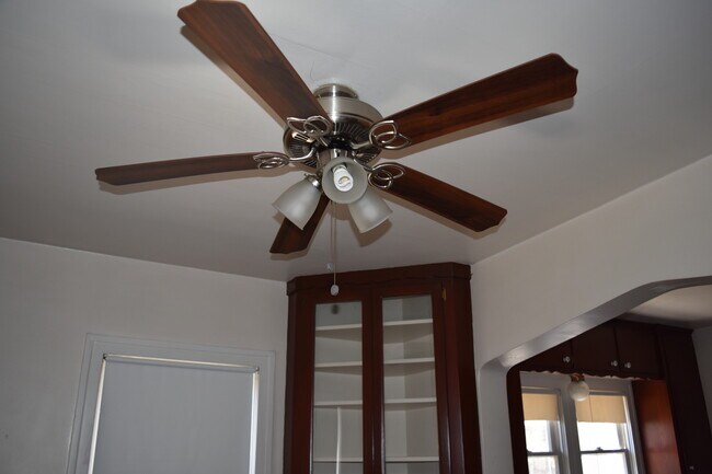 Ceiling Far, Kitchen - 423 S Indiana St