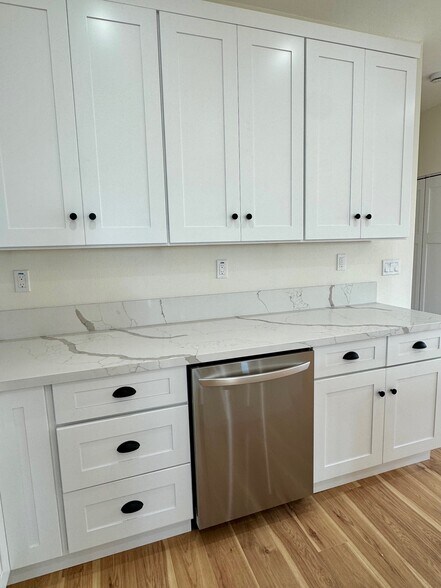 Building Photo - 1101 W 2nd St