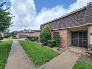 Building Photo - 2815 Cambridge Ln