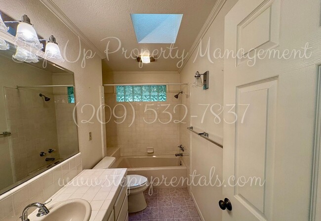 Building Photo - Spacious Curtis Creek Ranch Home in a Quiet Cul-de-Sac with Large Garage & Private Outdoor Space