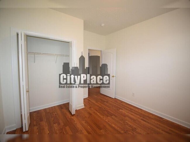 Building Photo - 1750 Buckeye Ct