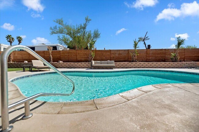 Building Photo - 32300 Shadow Mountain Ln