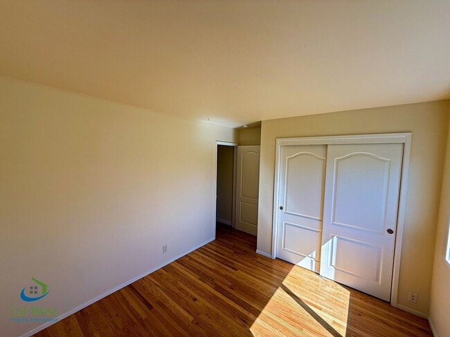 Building Photo - 5331 Rimwood Dr