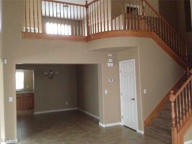 Building Photo - 7051 Oakwood Pines Ct