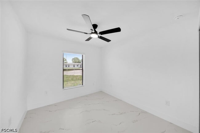 Building Photo - 4987 Fairway Ct