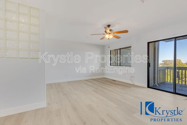 Building Photo - 20 Knoll Dr