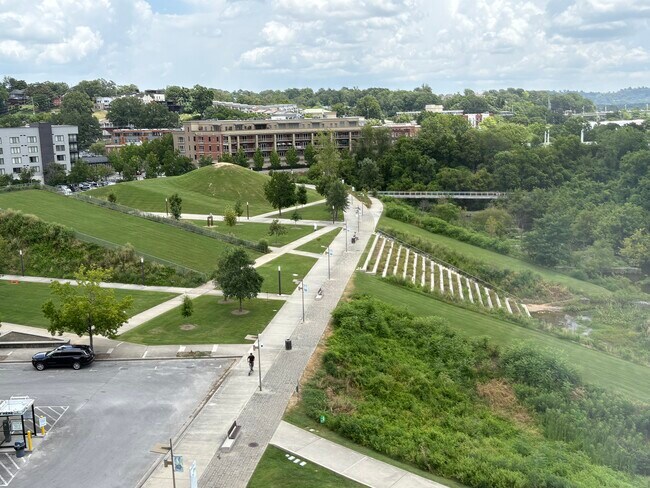 Building Photo - 200 Manufacturers Rd