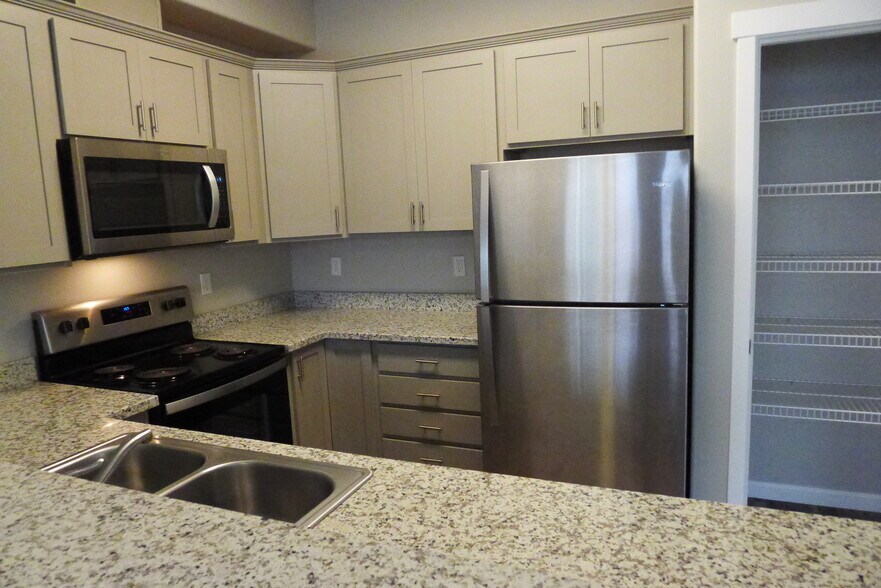 Kitchen - 1136 R St