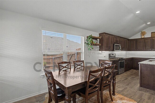 Building Photo - 1825 Agarito Dr