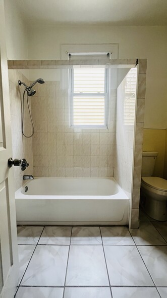 BATHROOM - 187 Clerk St