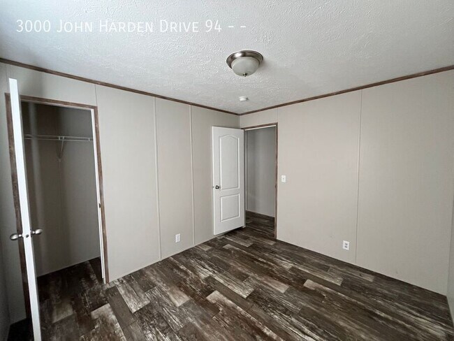 Building Photo - 3000 John Harden Dr