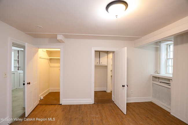 Building Photo - 16 John St