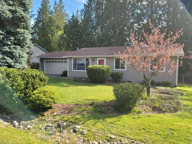 Building Photo - 3 bedroom home in great Keyport location!