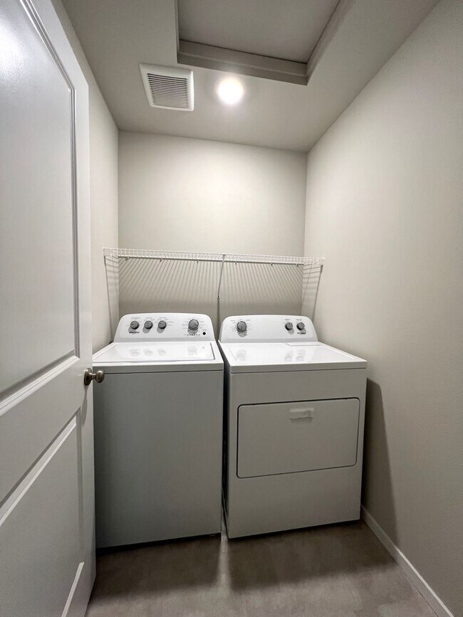 Building Photo - 3105 Wrangler Dr