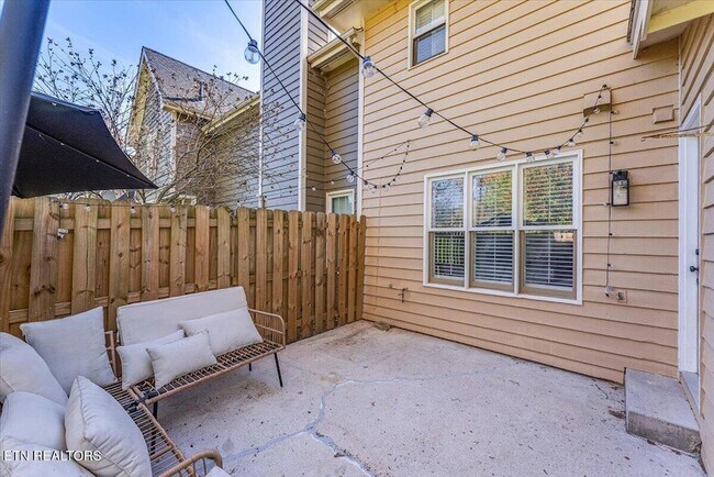 Building Photo - 8930 Wesley Pl