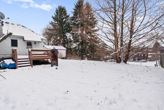 Building Photo - SCORE 50% OFF 1ST MONTH'S RENT IF SIGNED BY DEC 24! Stunning 3 bedroom home in East Pittsburgh av...