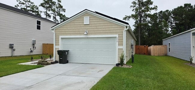 Building Photo - 352 Tiliwa St