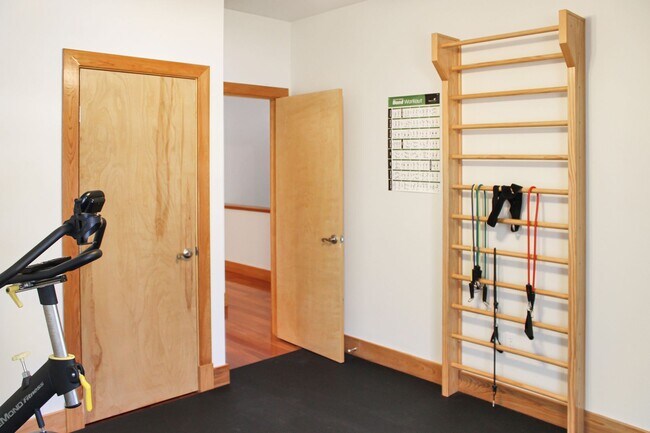 Building Photo - 522 Unity Pl