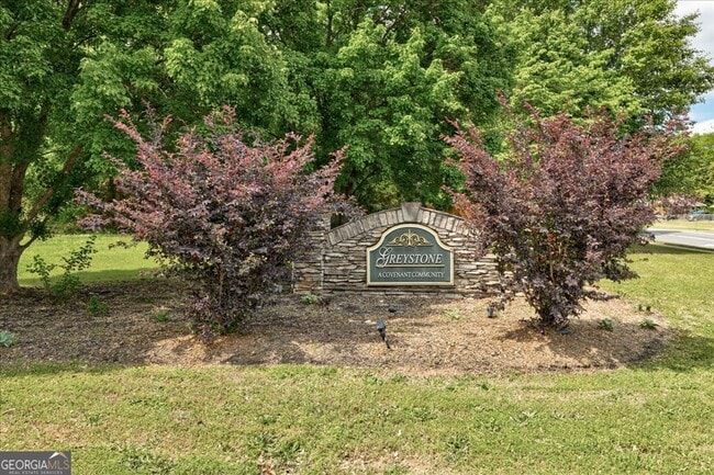 Building Photo - 1475 Trafalgar Way