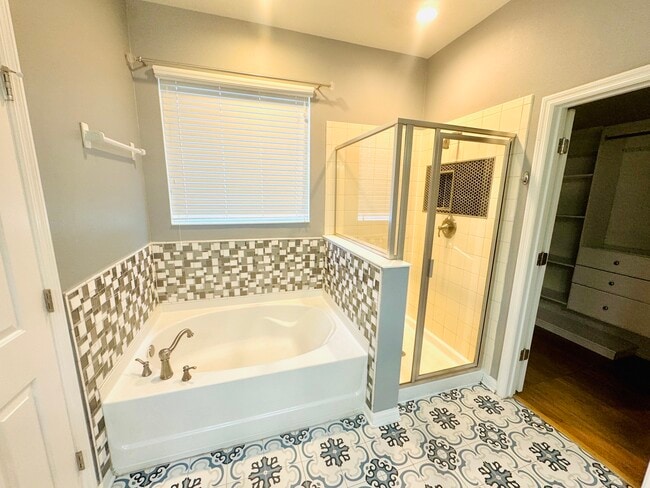 Building Photo - 519 Bottlebrush Loop