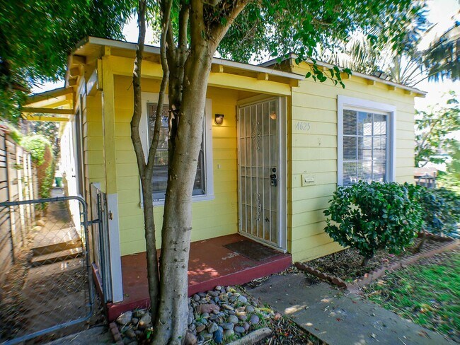 Building Photo - Charming Ocean Beach Home!