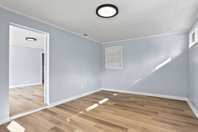 Building Photo - 6 Ranchland Dr