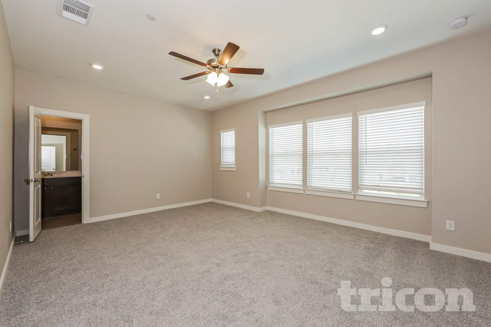 Building Photo - 3020 Songbird Ln