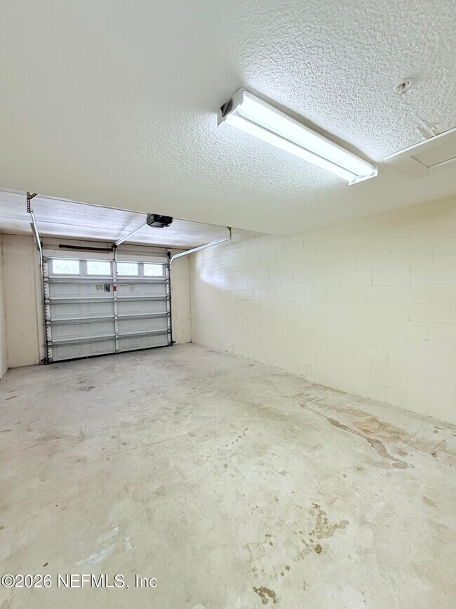 Building Photo - 1702 Windjammer Ln