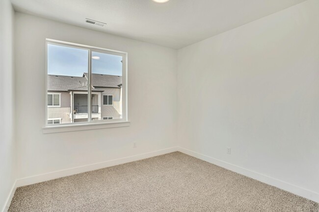 Building Photo - 3325 W 1830 N