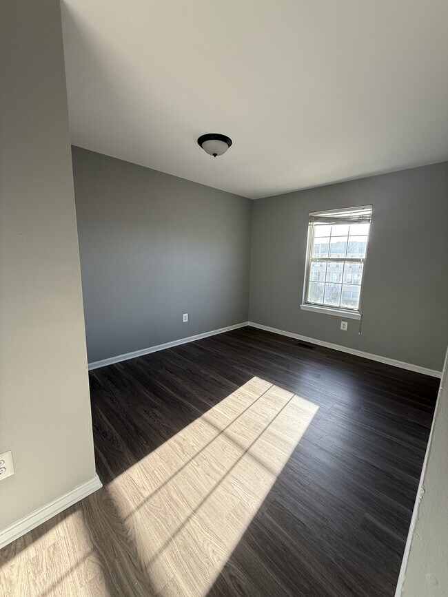 Building Photo - 1027 Pirates Ct