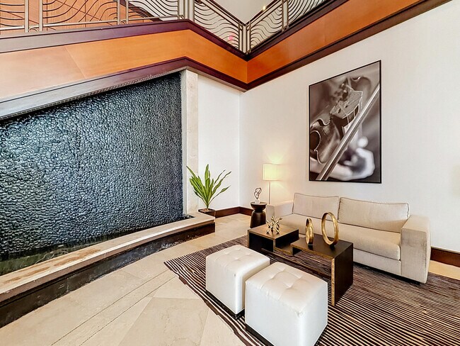 Building Photo - 610 W Las Olas Blvd