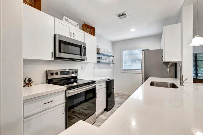 Building Photo - 14040 Nesting Way