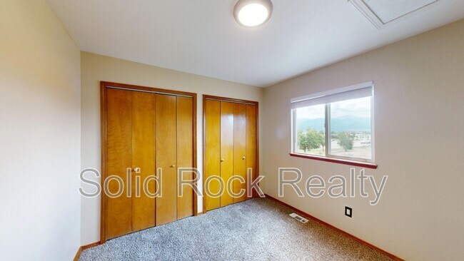 Building Photo - 4770 Beechvale Dr