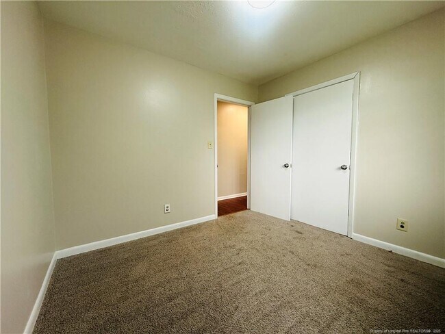Building Photo - 5325 Trampas Ct