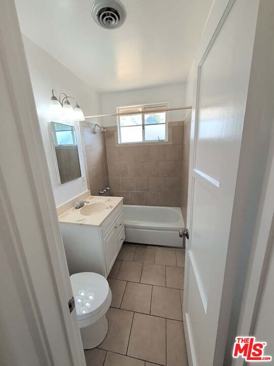 Building Photo - 7758 N Glenoaks Blvd