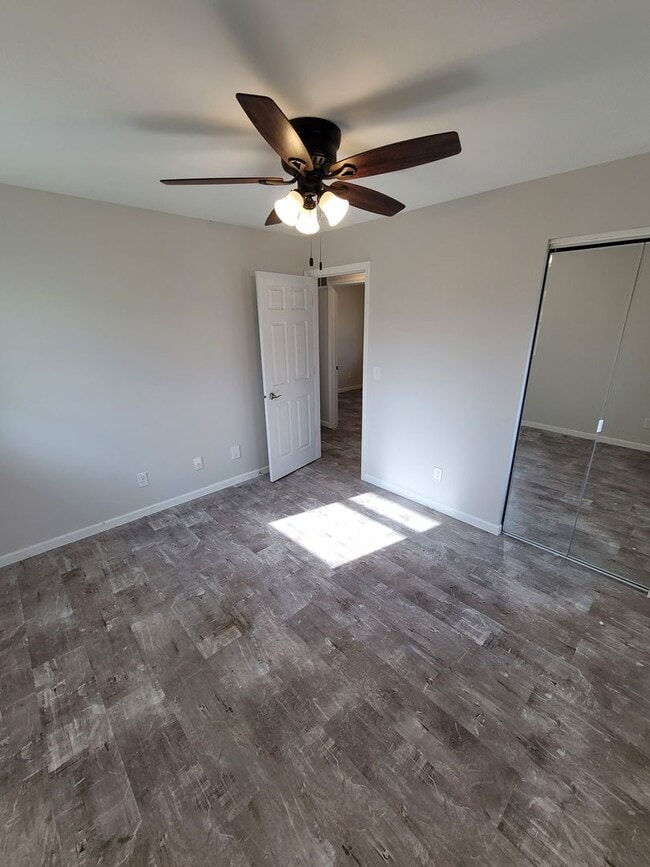 Building Photo - 3 Bedroom, 2 Bath Single Family Home in Camanche, IA