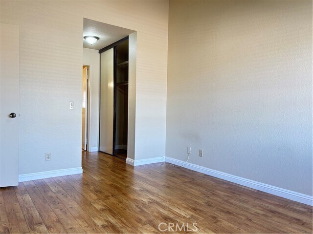 Building Photo - 567 Springbrook N