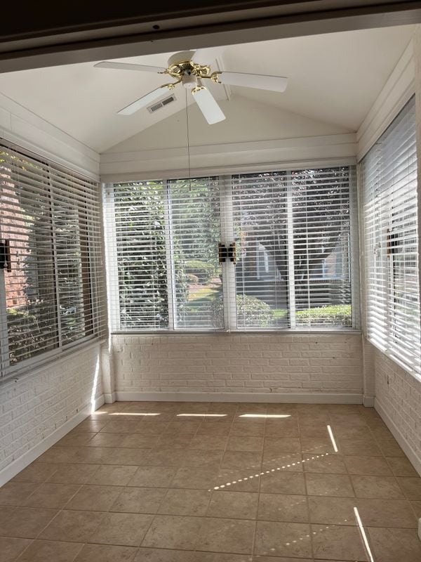 Building Photo - 1021 Thistle Briar Pl