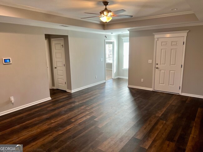 Building Photo - 1825 Chestnut Dr