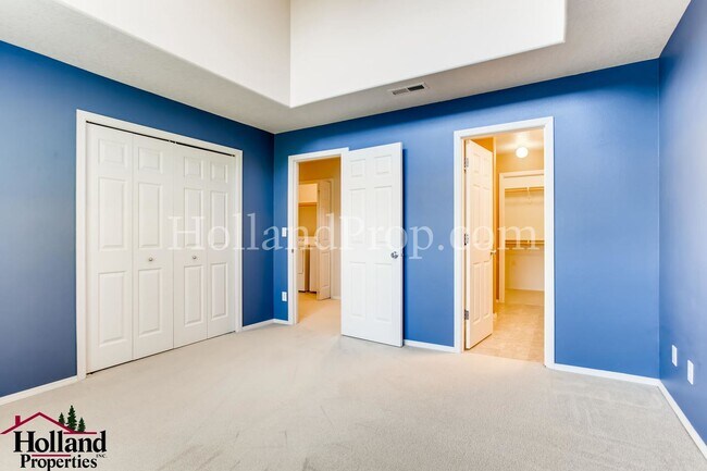Building Photo - 6014 NE Maidstone St