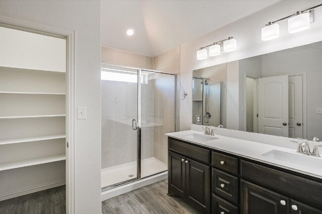 Building Photo - 3316 Amerigo Pl