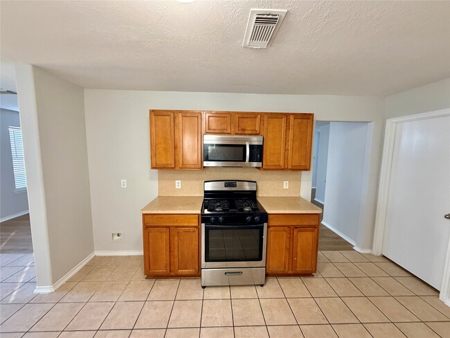 Building Photo - 9011 Aspen Trace Ln