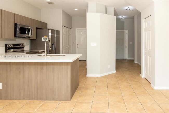 Building Photo - 5662 Enclave Pl