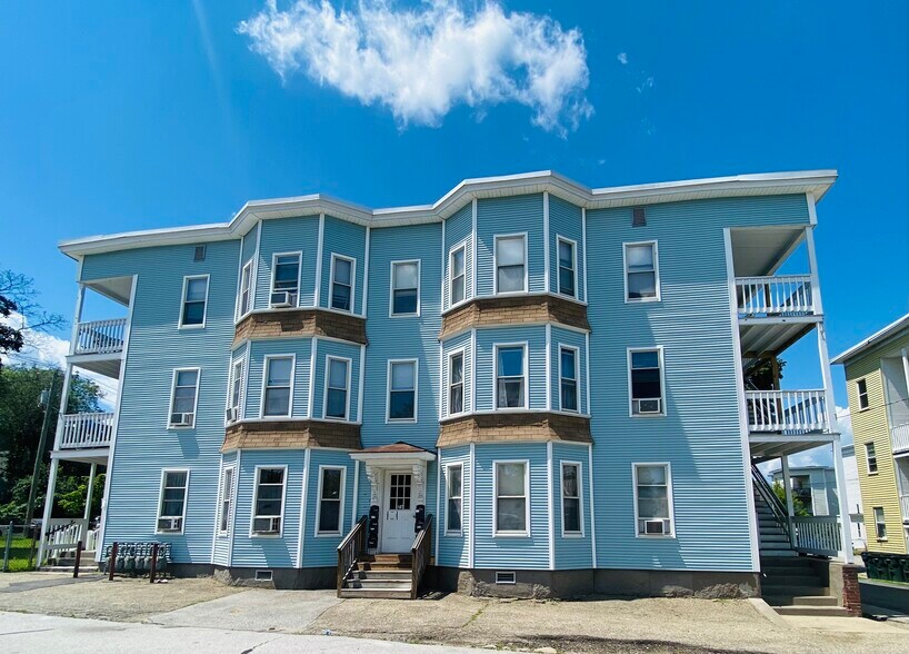 Primary Photo - 176 Hall St