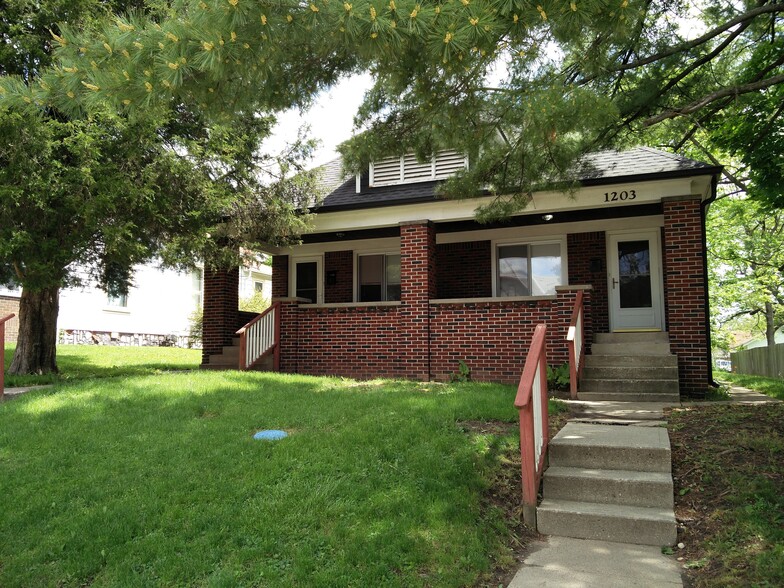 Primary Photo - 1201 Evison St