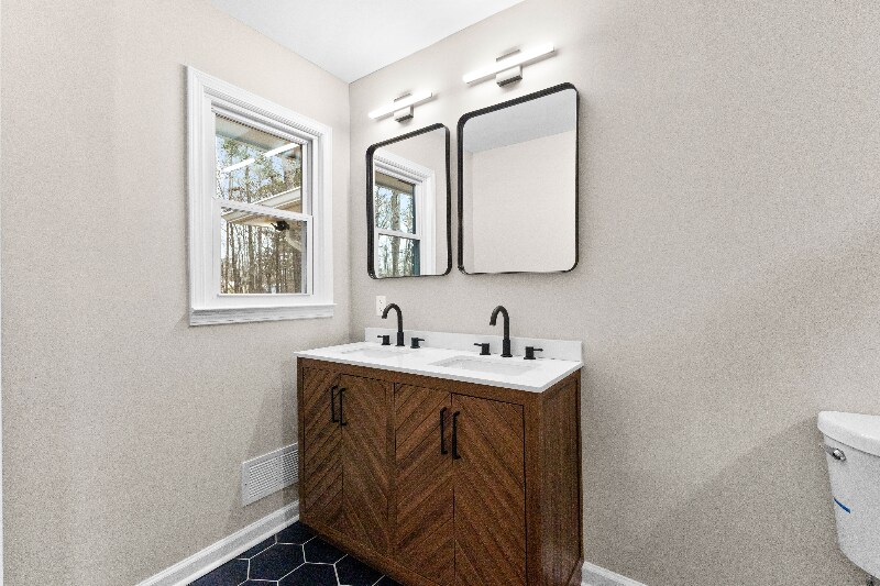 Building Photo - 4145 White Oak Dr