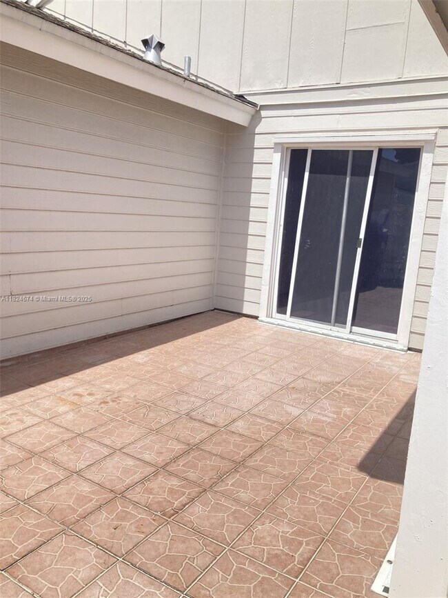 Building Photo - 13753 SW 149th Cir Ln